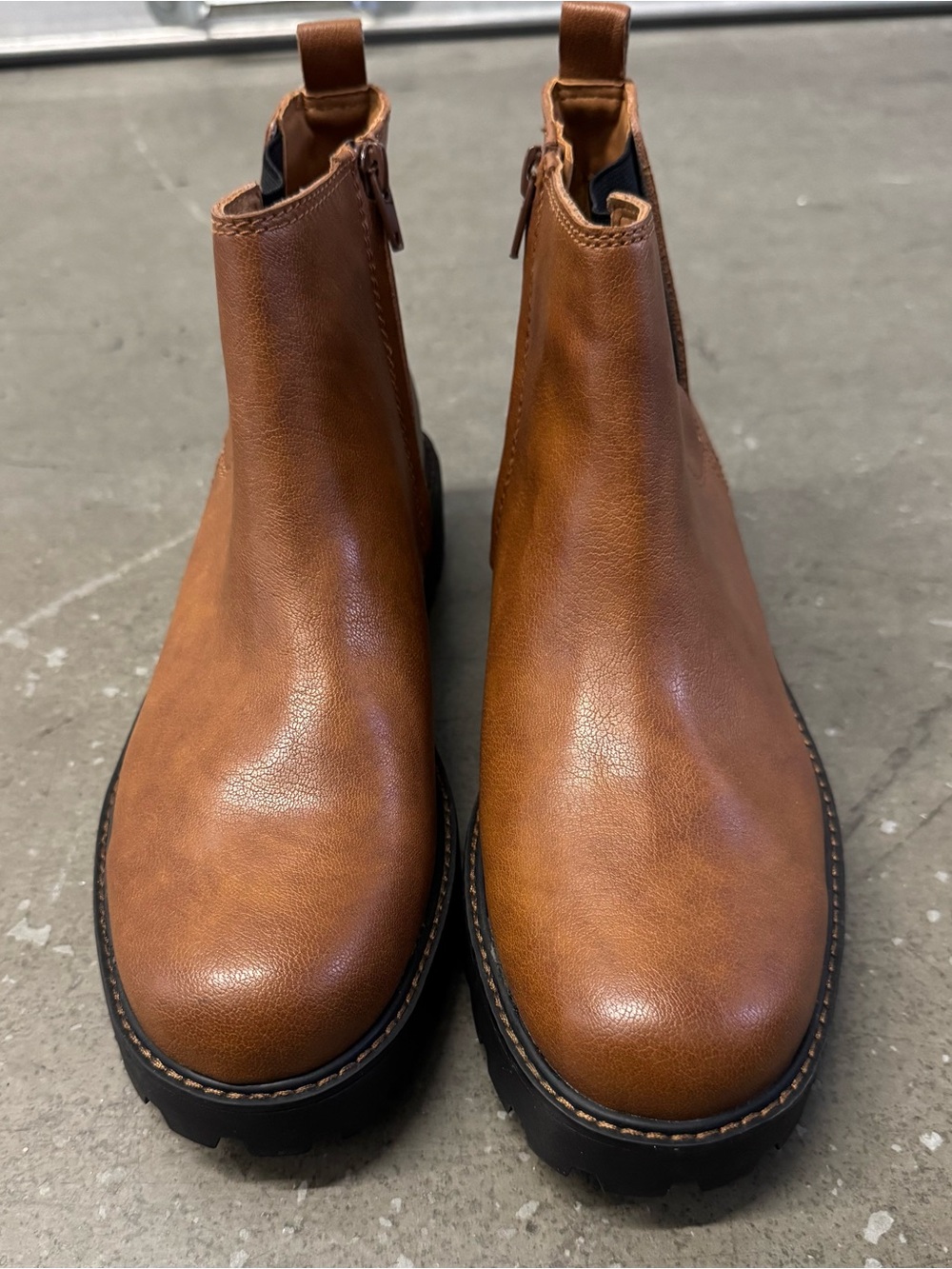 Size 9 - Zodiac Women's Chelsea Ankle Boots in Cognac Brown